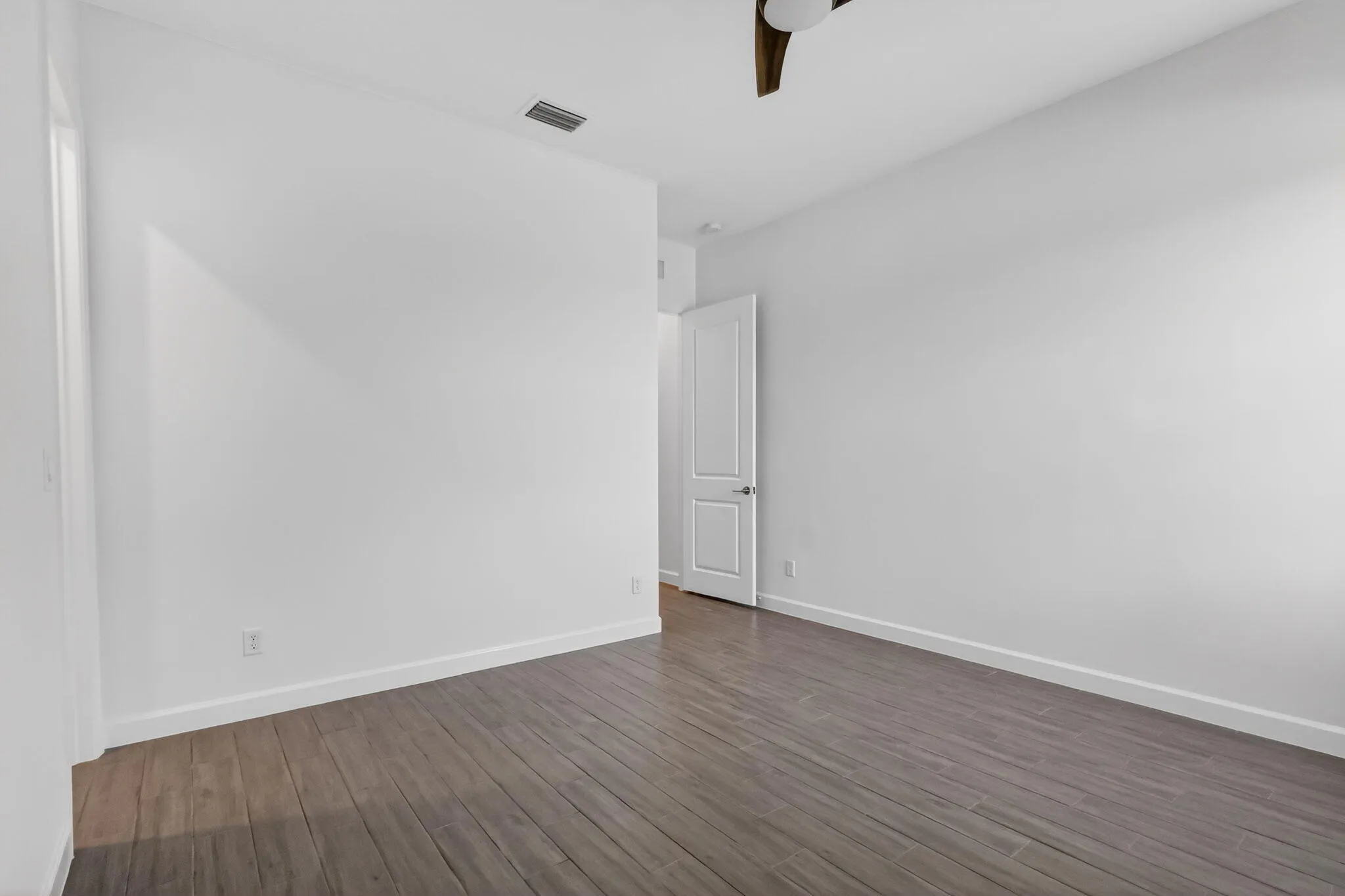 44-web-or-mls-F14A1702