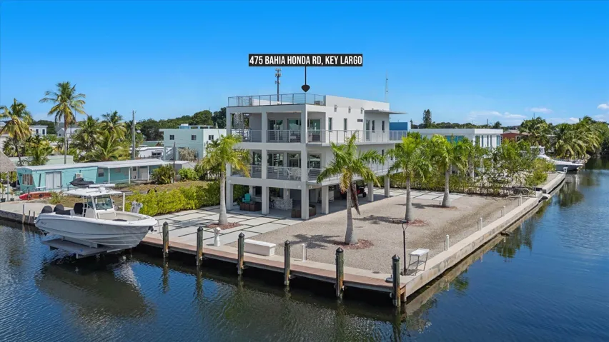 Over 200 ft of waterfront
