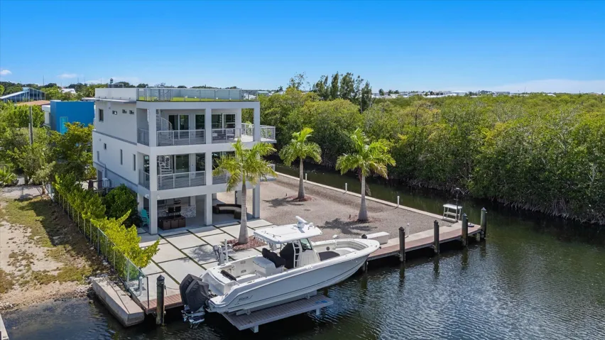 Private deeded dock