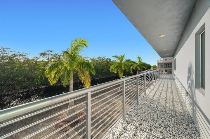 Wrap around terraces