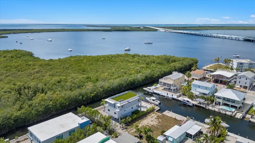 Bay and Oceanviews