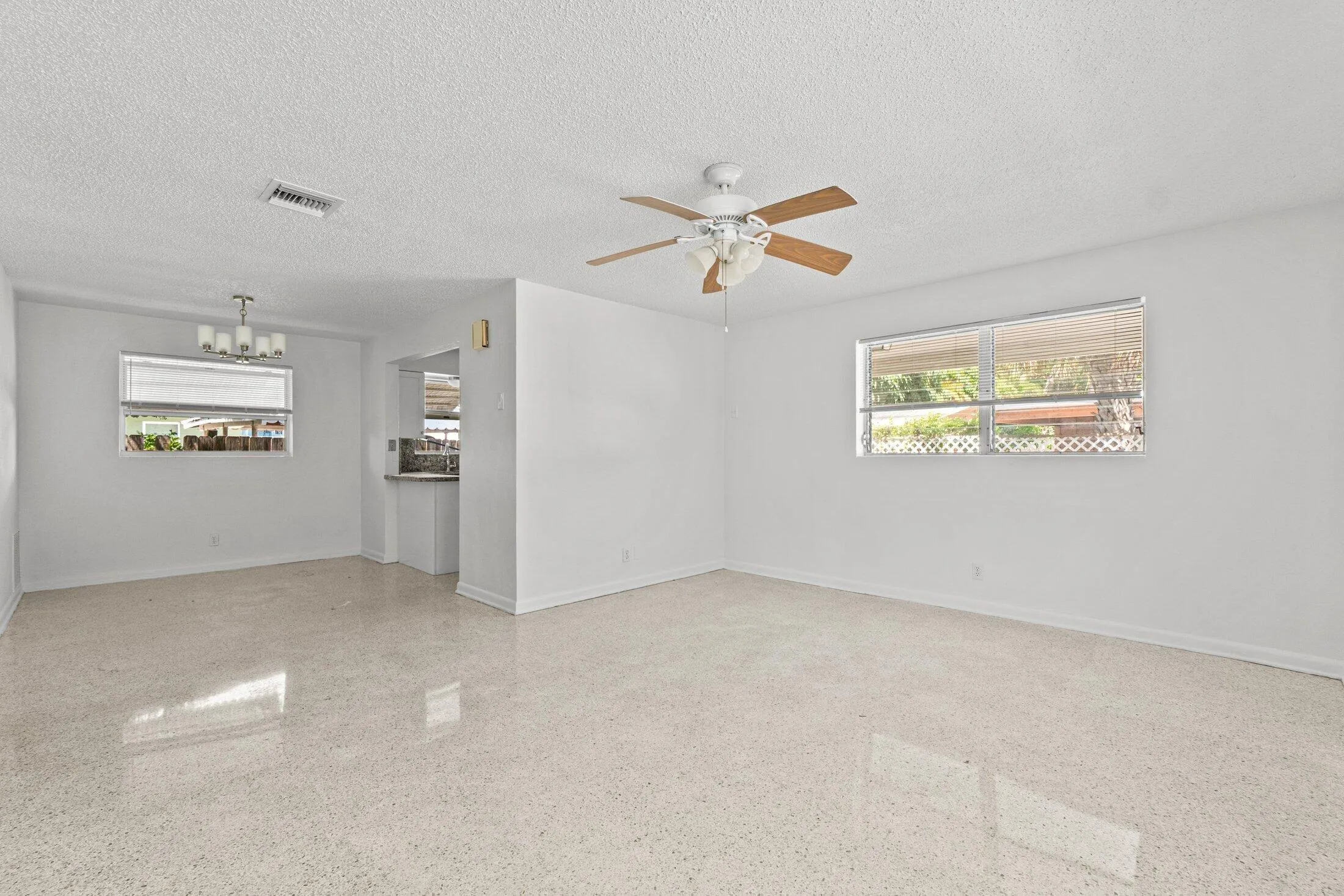 011-211SunriseAvenue-5-Lantana-FL-33462-