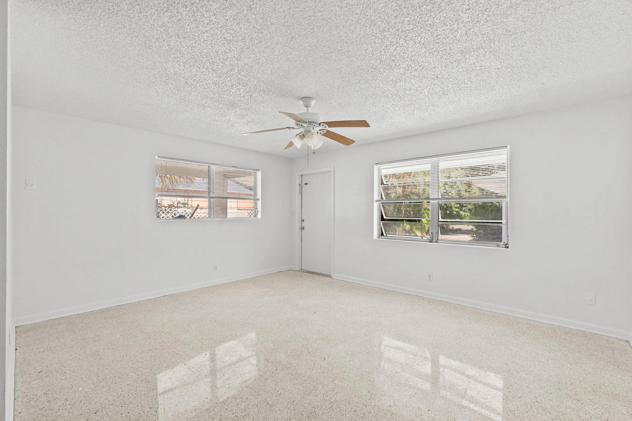 010-211SunriseAvenue-5-Lantana-FL-33462-