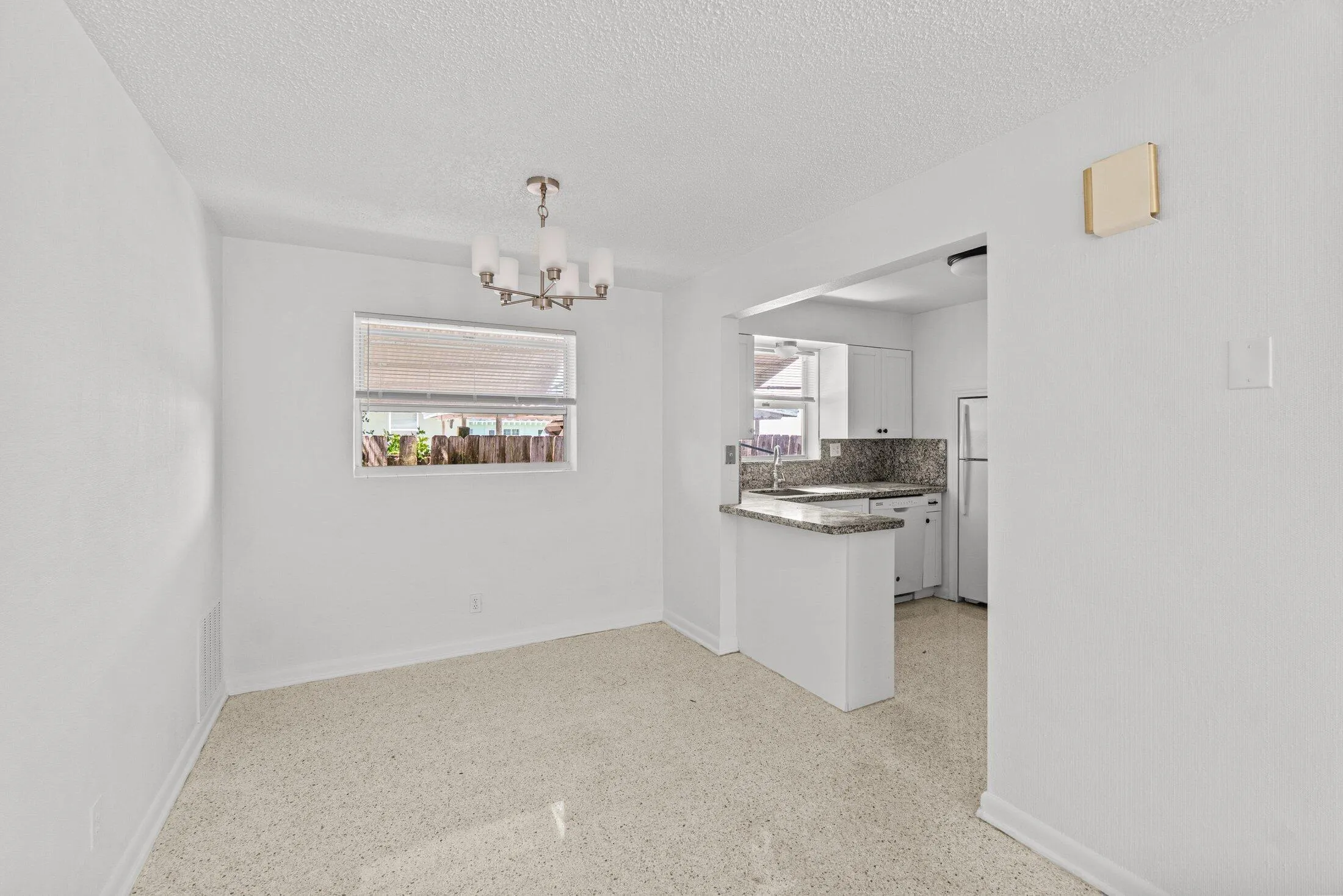 008-211SunriseAvenue-5-Lantana-FL-33462-