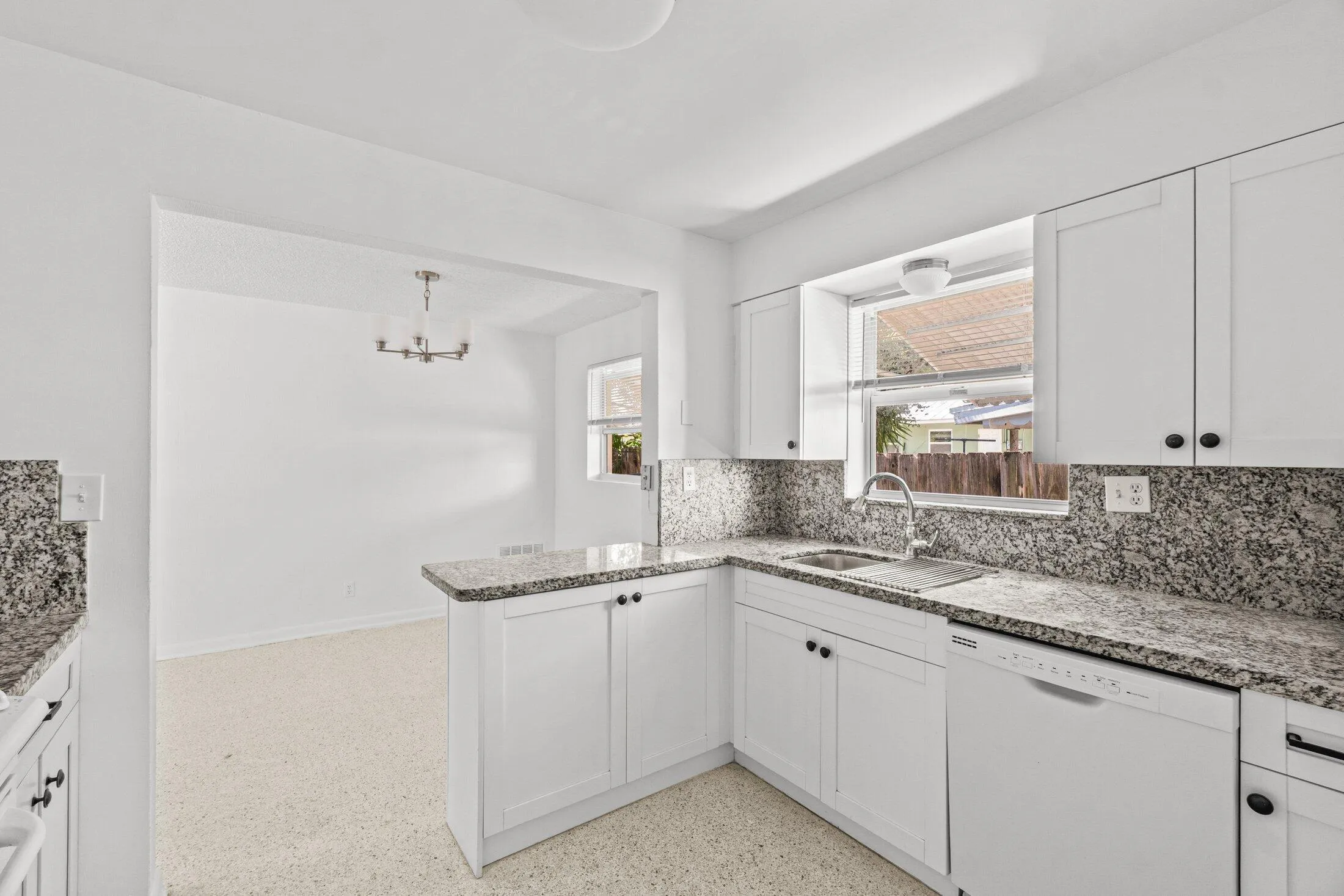 004-211SunriseAvenue-5-Lantana-FL-33462-