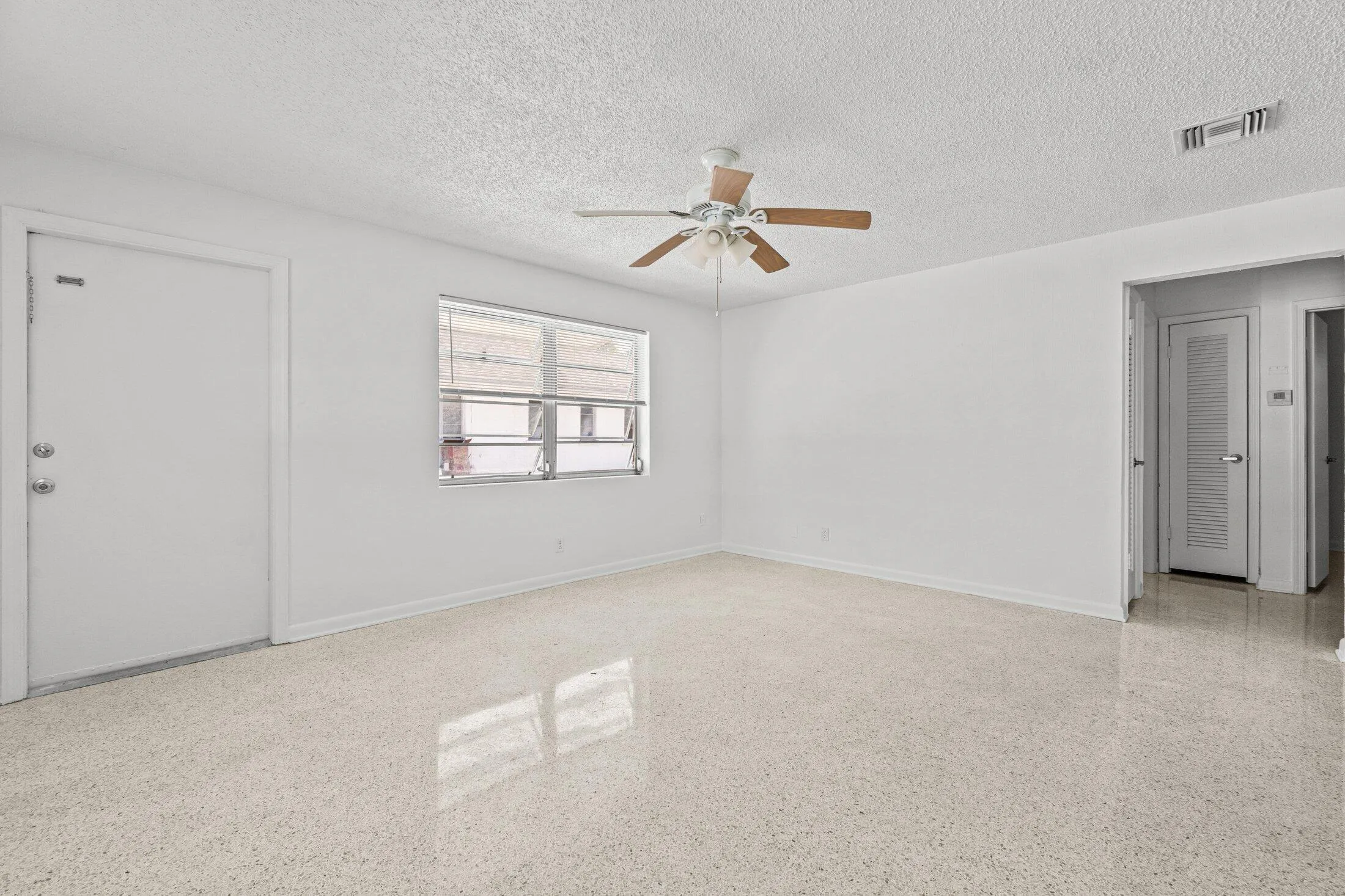 013-211SunriseAvenue-5-Lantana-FL-33462-