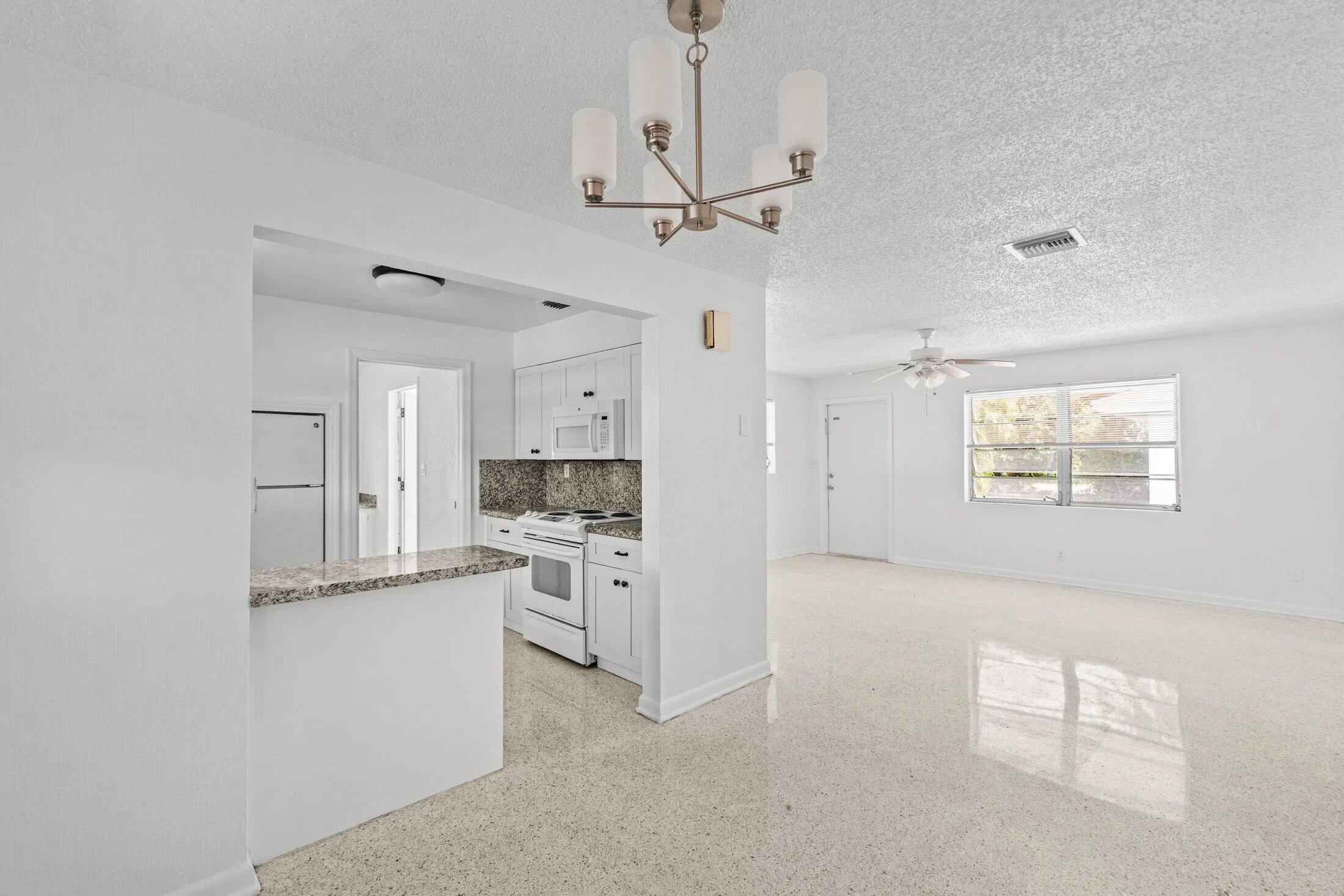 009-211SunriseAvenue-5-Lantana-FL-33462-