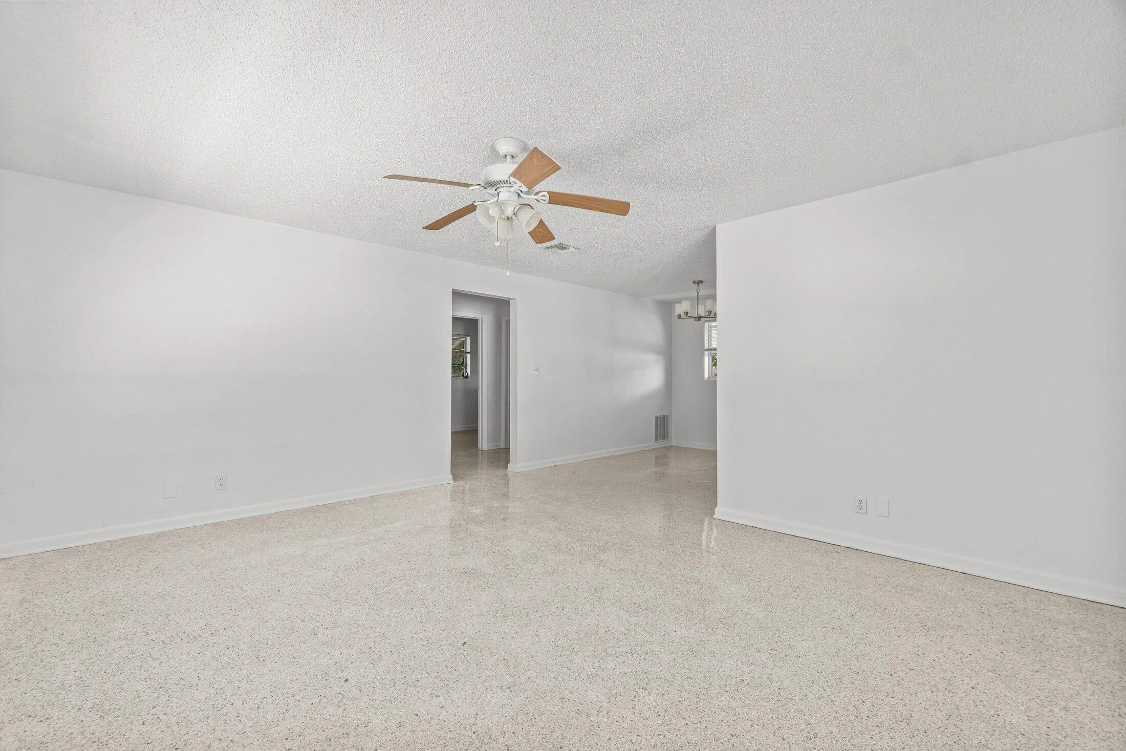 012-211SunriseAvenue-5-Lantana-FL-33462-