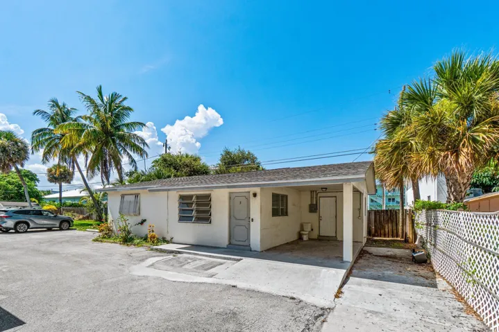 002-211SunriseAvenue-5-Lantana-FL-33462-