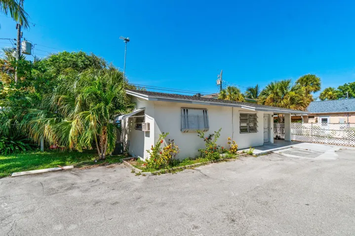 003-211SunriseAvenue-5-Lantana-FL-33462-