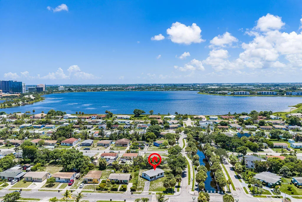 13829thStreetWestPalmBeacha-7