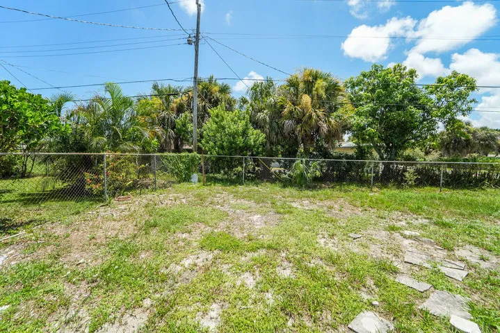 13829thStreetWestPalmBeacho-1
