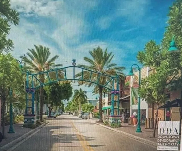 Just minutes away, vibrant Downtown Delray Beach offers an exciting mix of award-winning restaurants, boutique shopping, art galleries, and entertainment. Enjoy the charm, and upbeat energy of Atlantic Avenue.