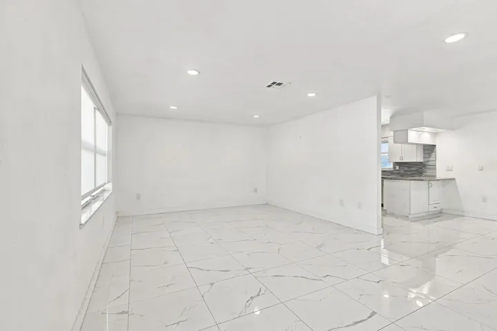 8-web-or-mls-Photo(2)-topaz