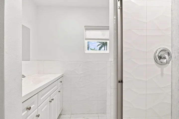 25-web-or-mls-Photo(14)-topaz