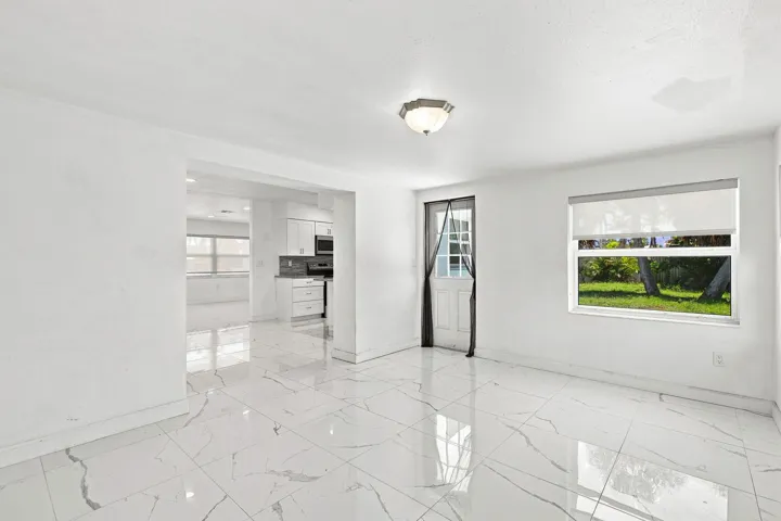 22-web-or-mls-Photo(10)-topaz