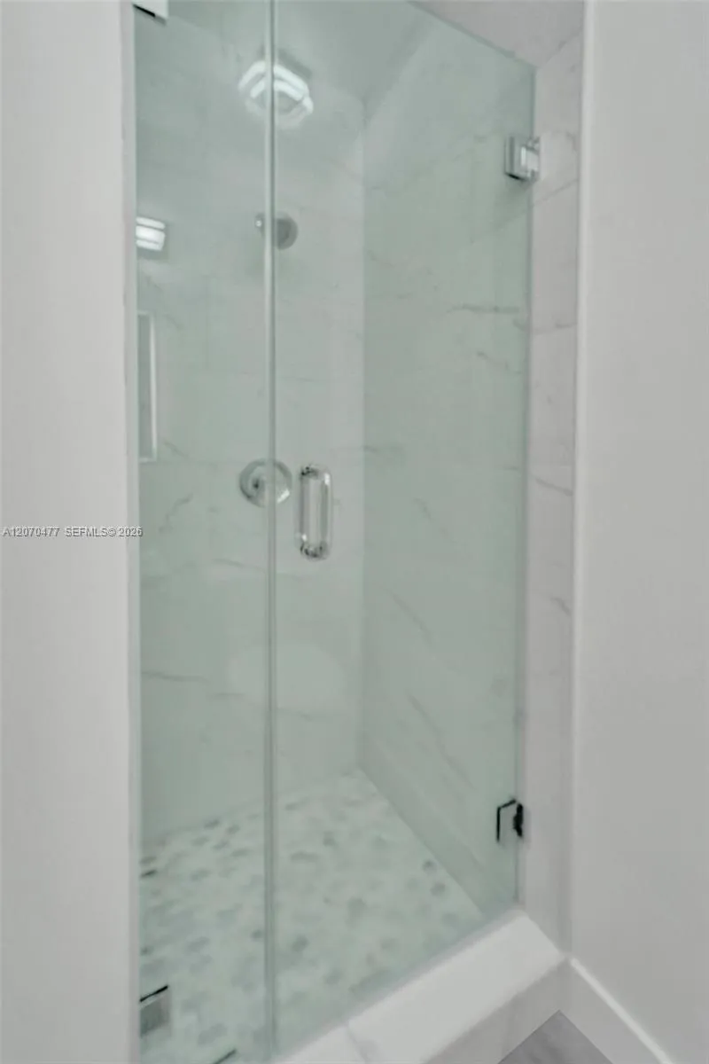 Photo 34