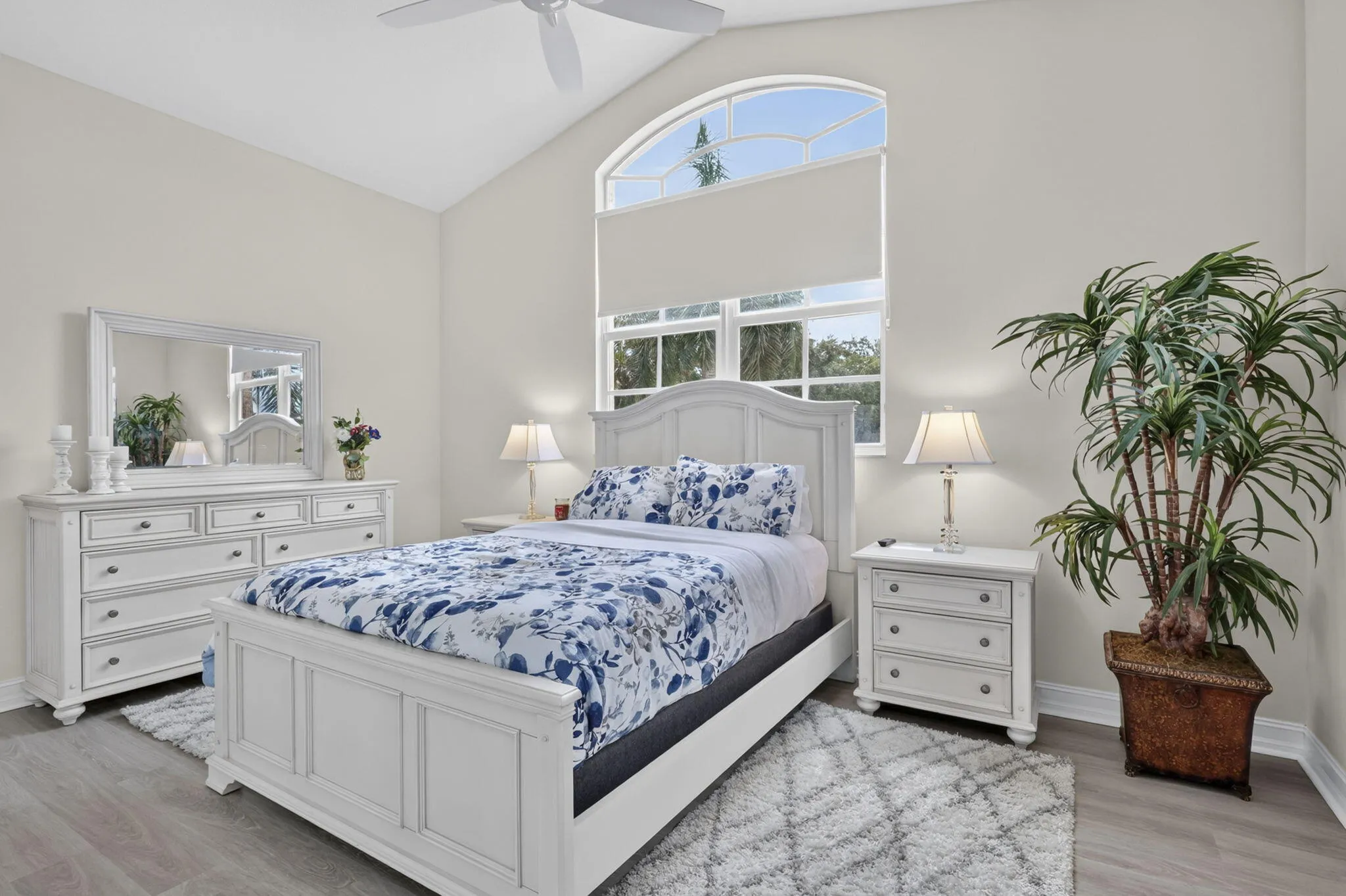 Guest bedroom