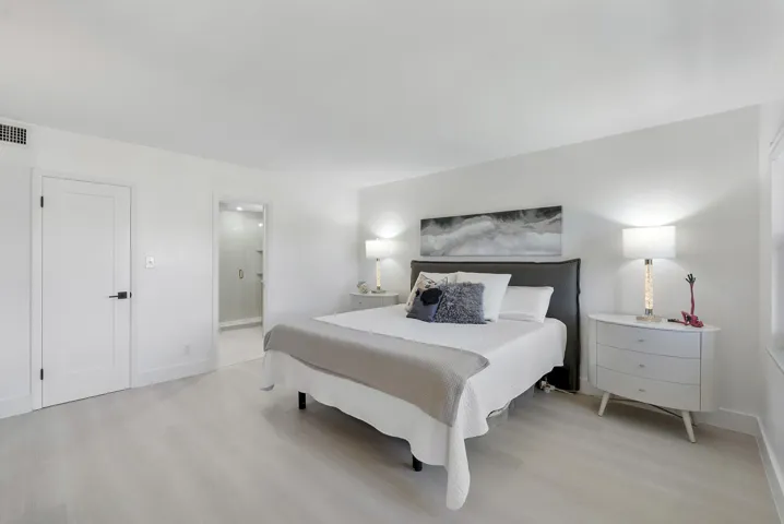 2871 N Ocean Blvd u406_031