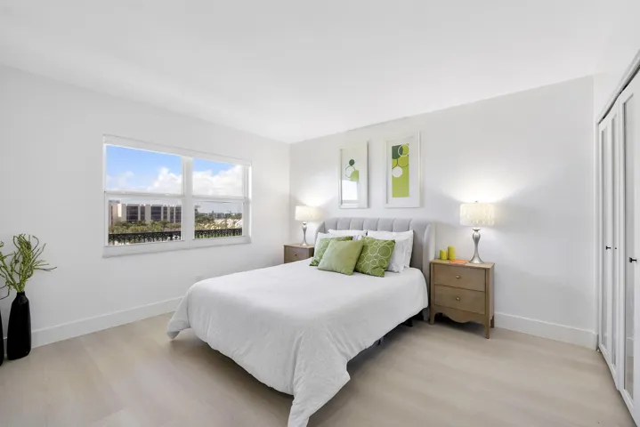 2871 N Ocean Blvd u406_025