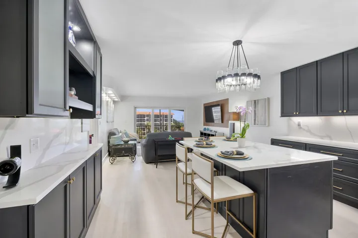 2871 N Ocean Blvd u406_037