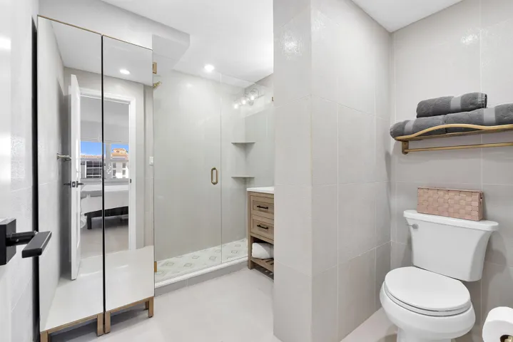 2871 N Ocean Blvd u406_032