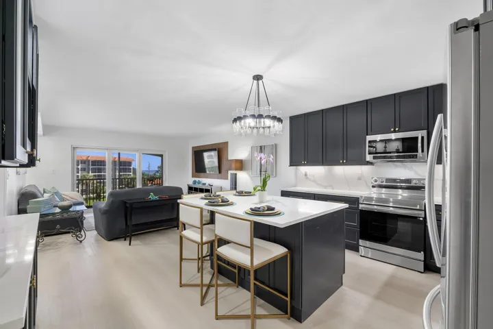 2871 N Ocean Blvd u406_036