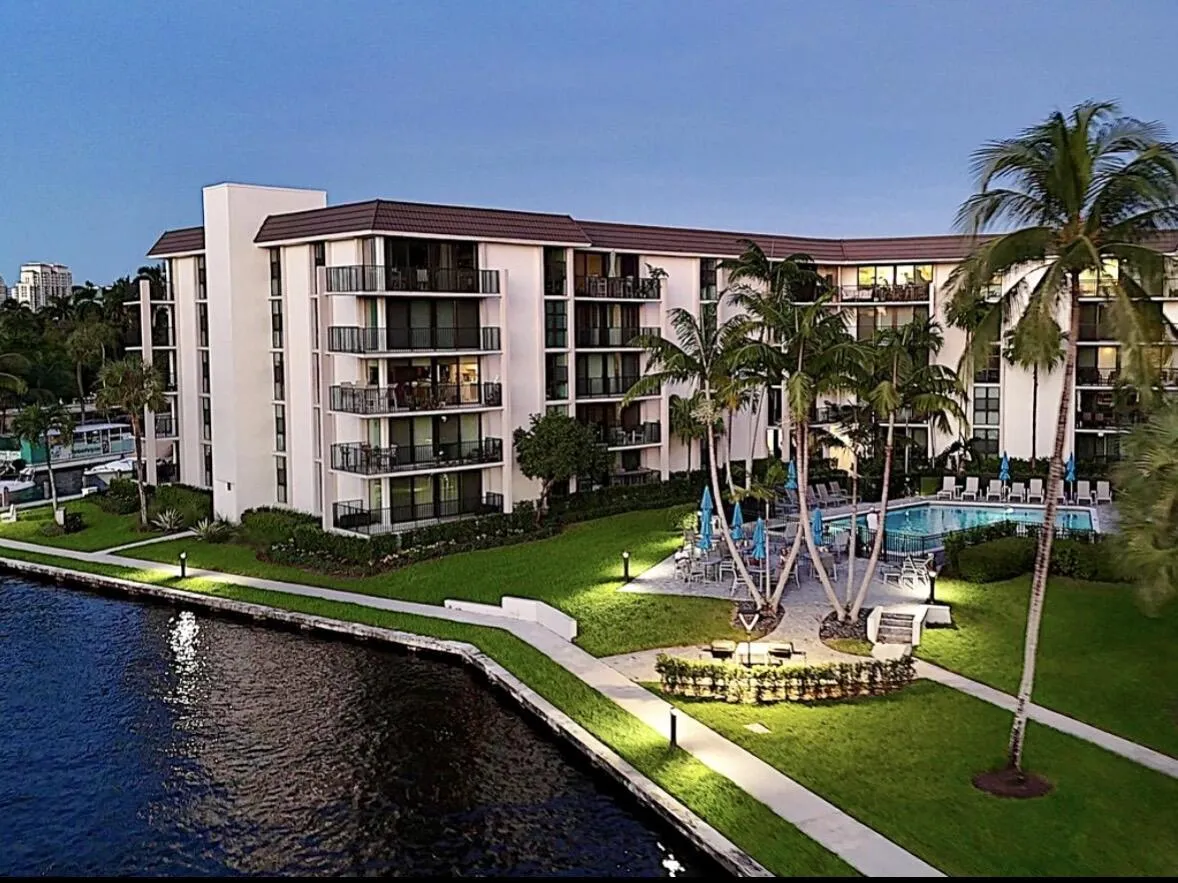 Waterfront resort style leaving and amenities