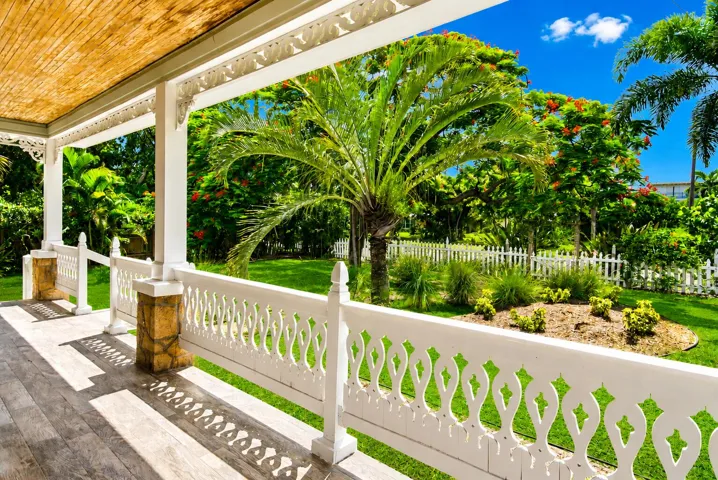 VIEW OF FRONT YARD