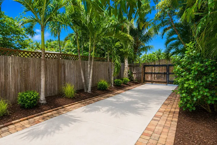 GATED DRIVEWAY