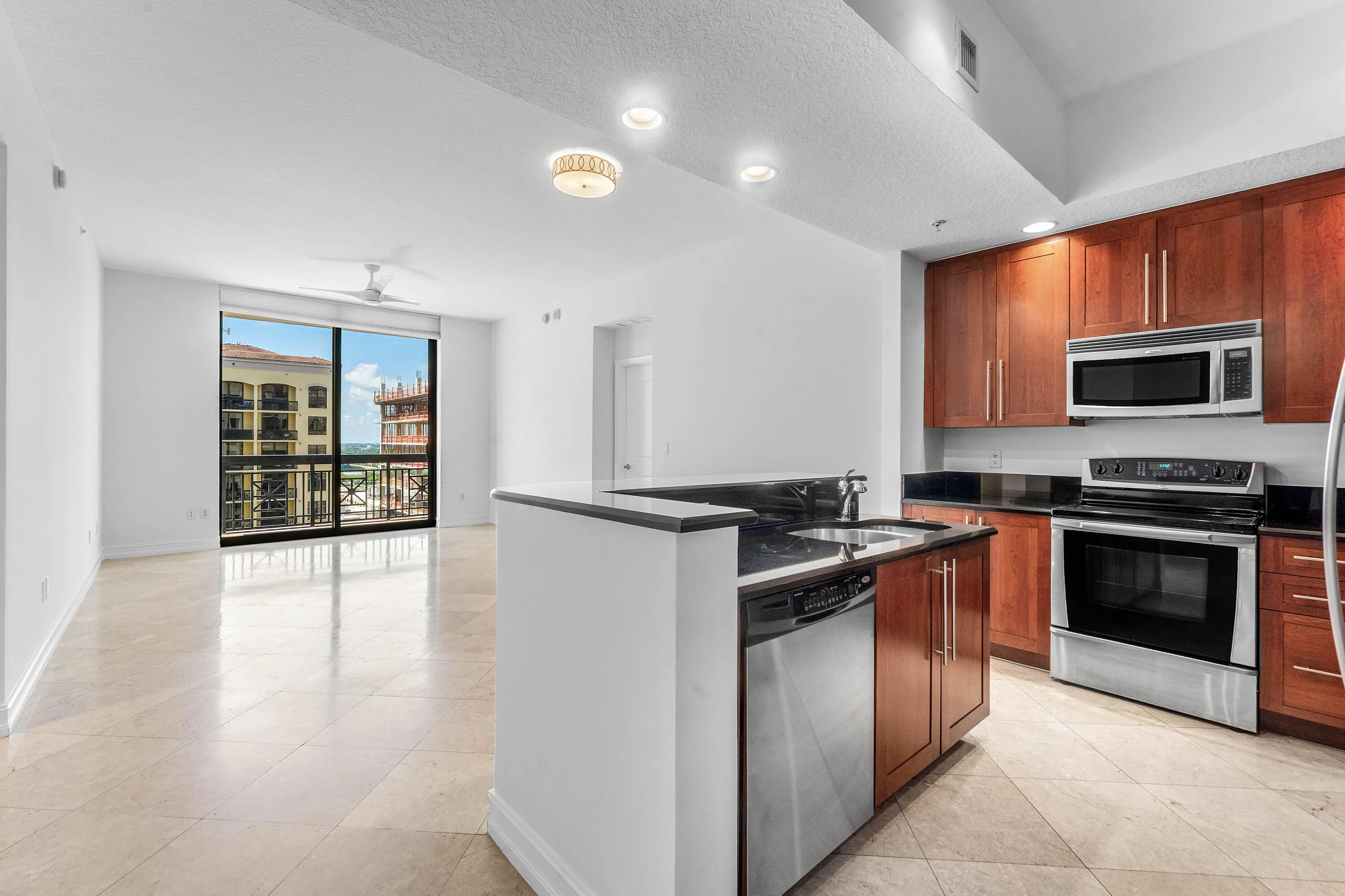 Upgraded Kitchen w/ Cherry Cabinetry