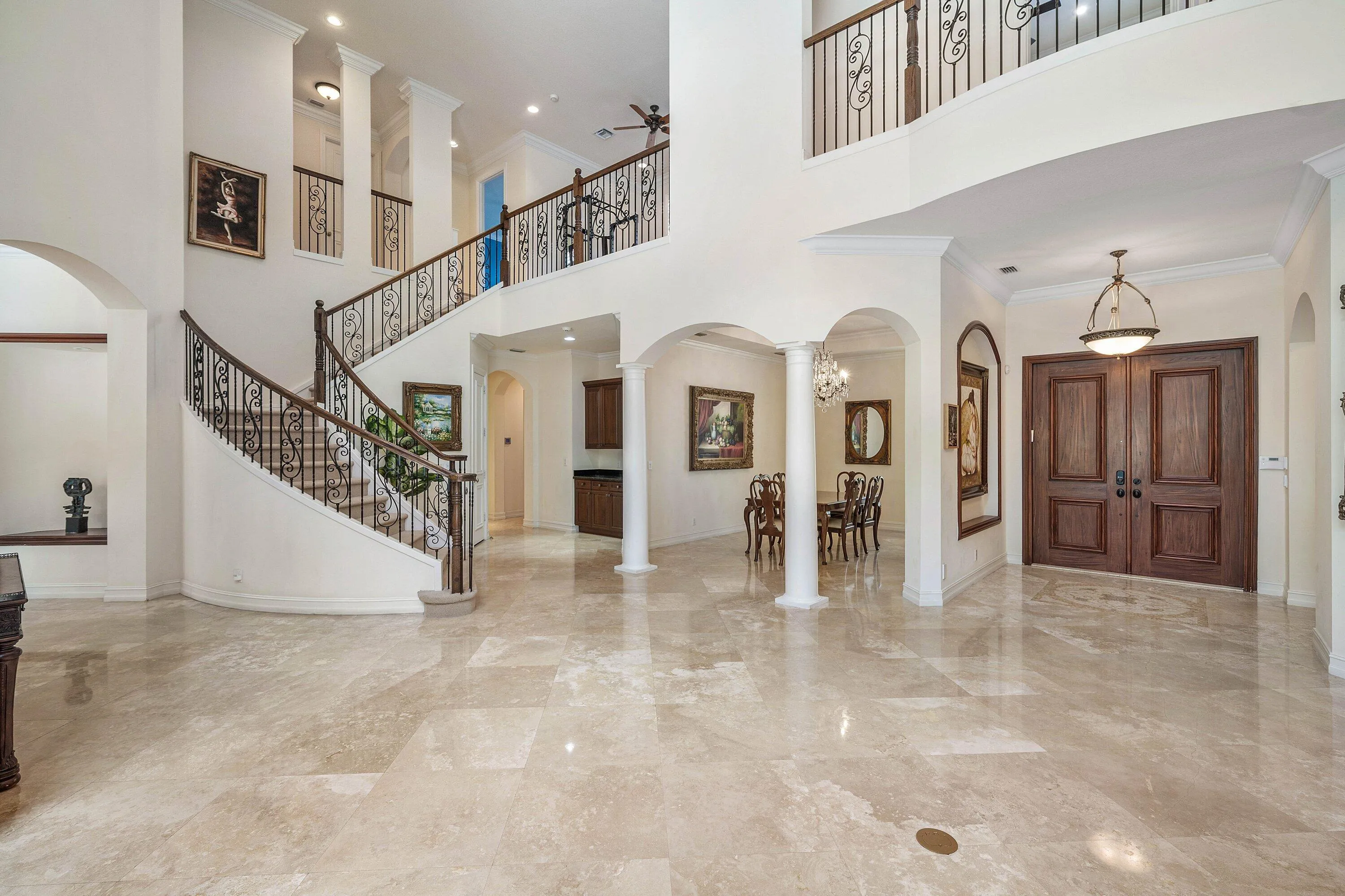 Grand-Foyer-and-Staircase