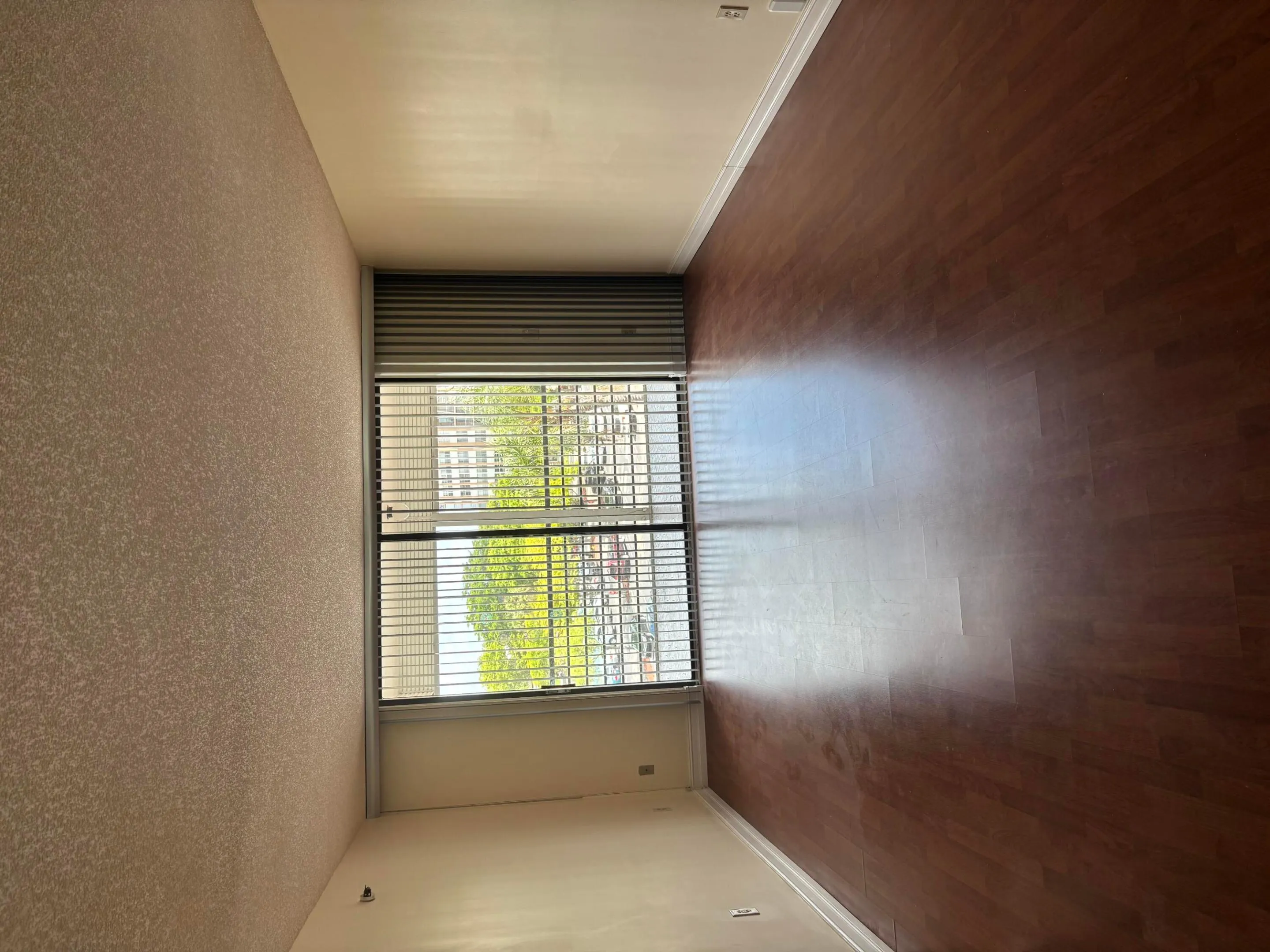 1200 Saint Charles 414 Living Room