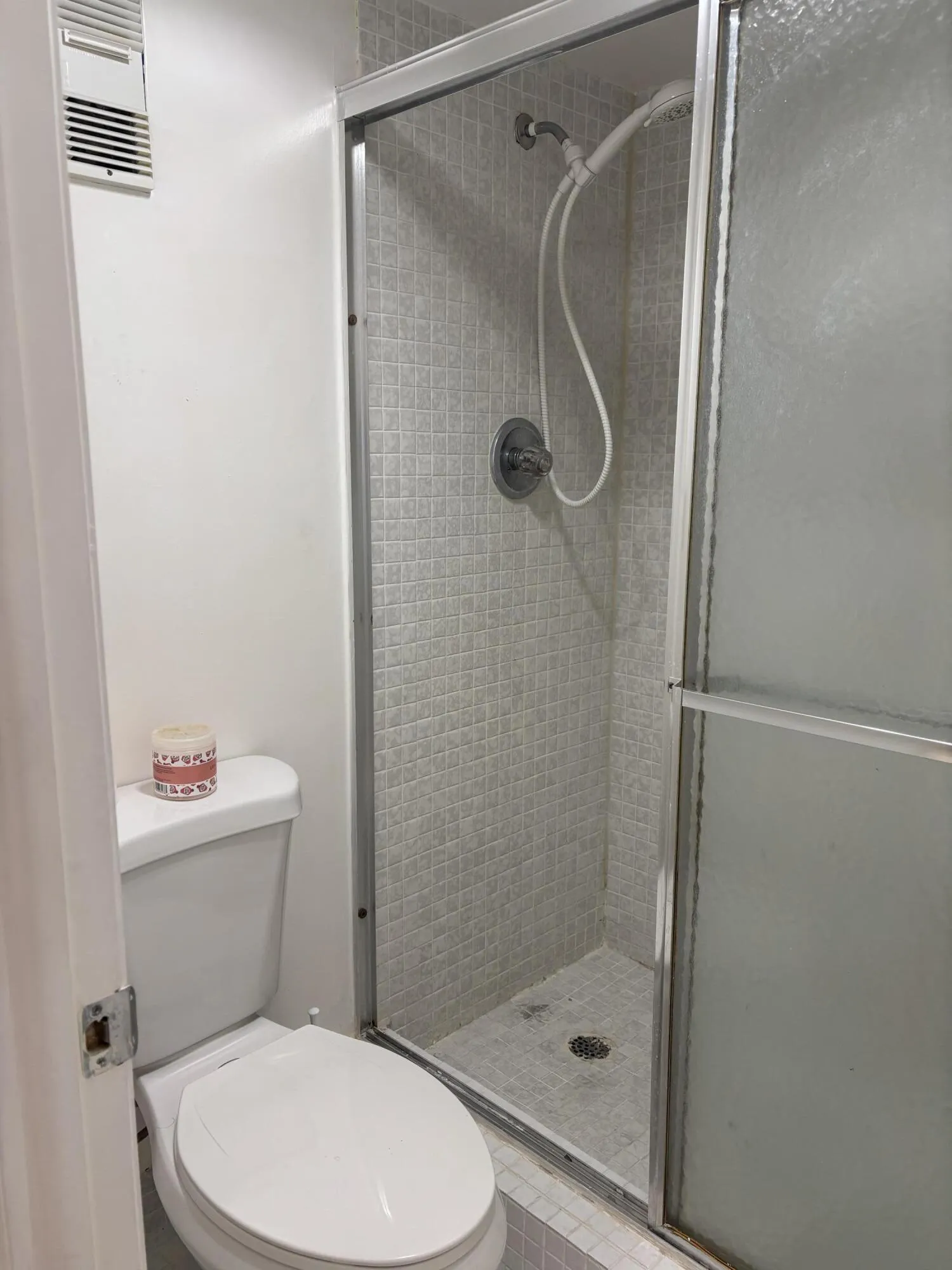 1200 Saint Charles 414 Master Bathroom 2