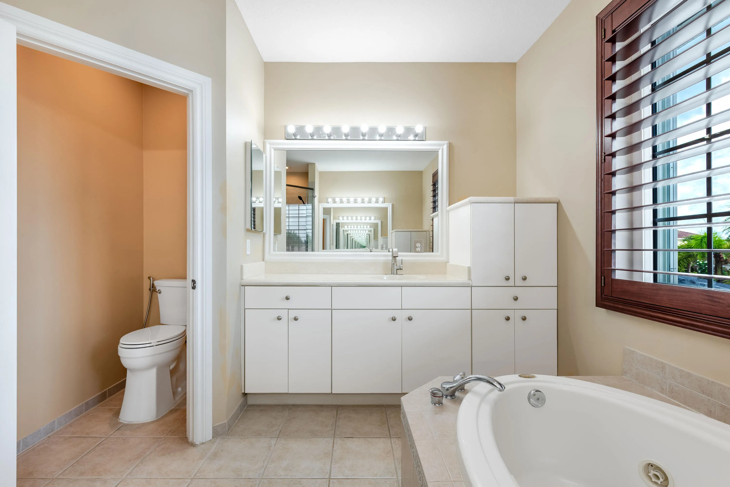 112IsolaCirRoyalPalmBeach-25
