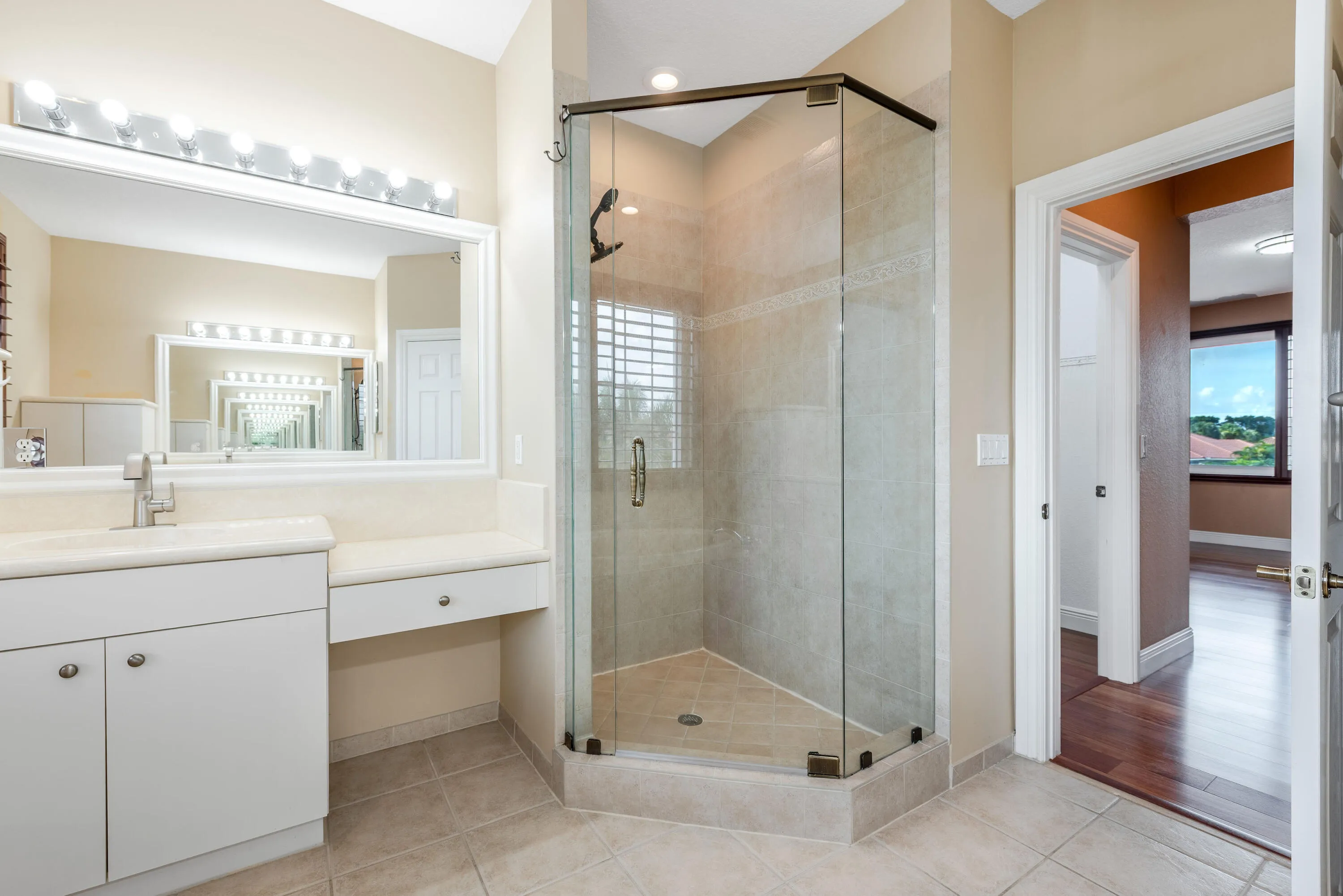 112IsolaCirRoyalPalmBeach-24