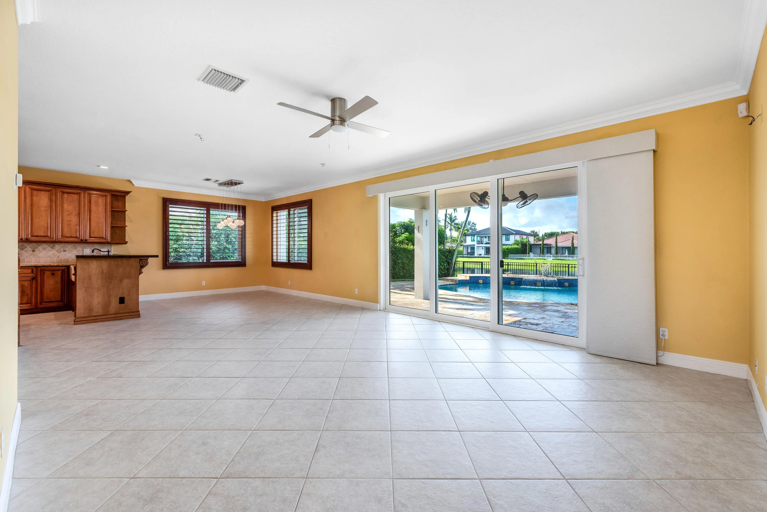112IsolaCirRoyalPalmBeach-11