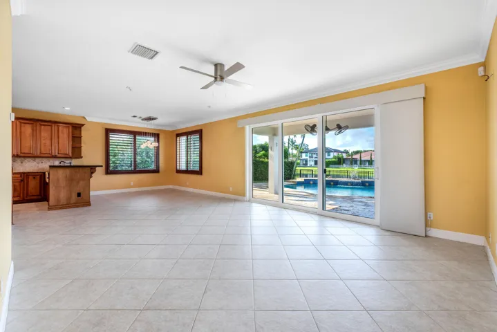 112IsolaCirRoyalPalmBeach-11