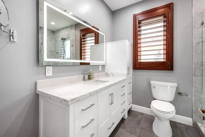 112IsolaCirRoyalPalmBeach-30