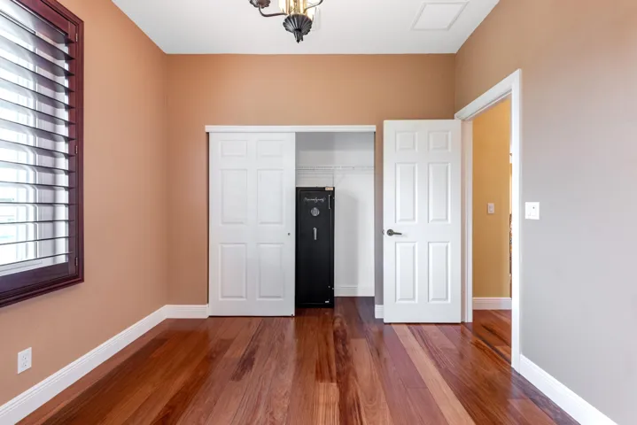 112IsolaCirRoyalPalmBeach-29