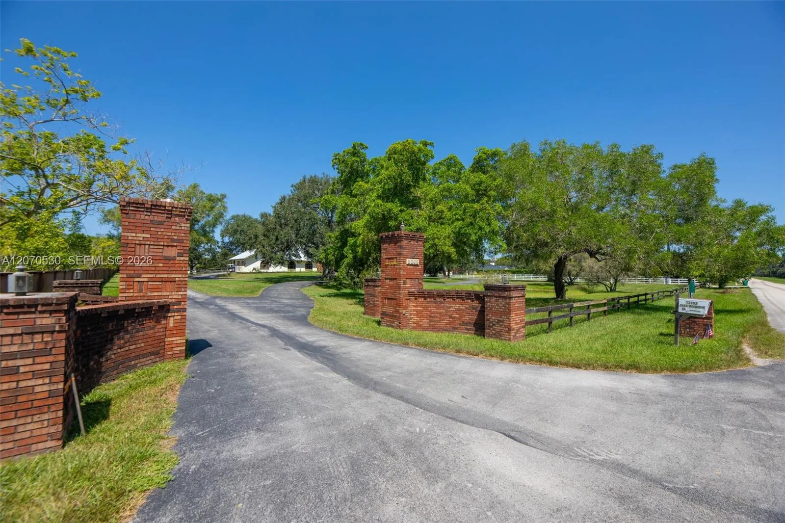 Entrance from Holatee Trail (aka 136 ave)