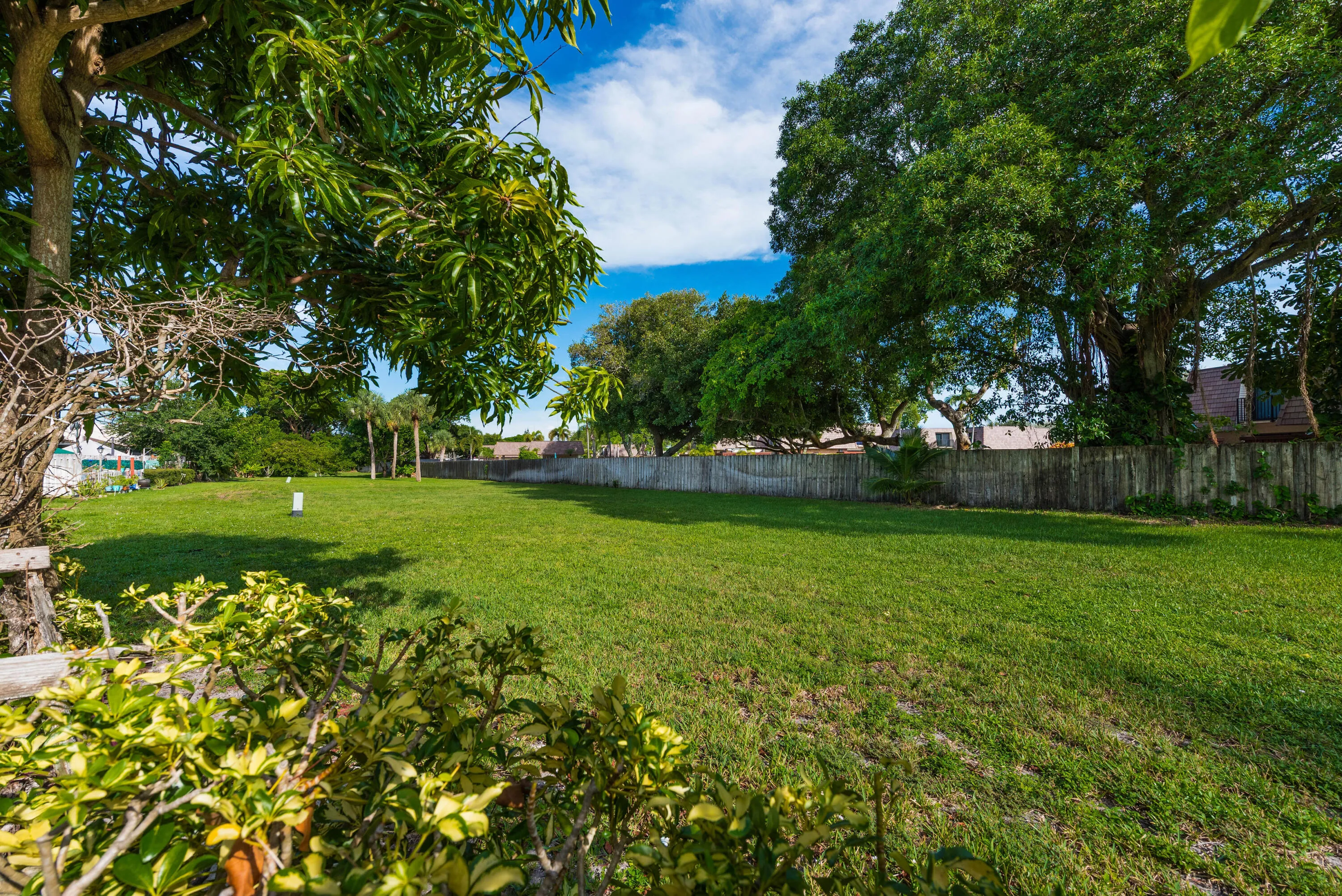 1013NW53rdStDeerfieldBeach-23