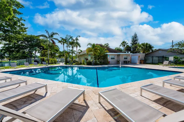 1013NW53rdStDeerfieldBeach-42