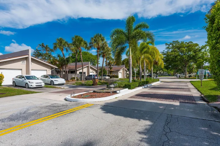 1013NW53rdStDeerfieldBeach-45