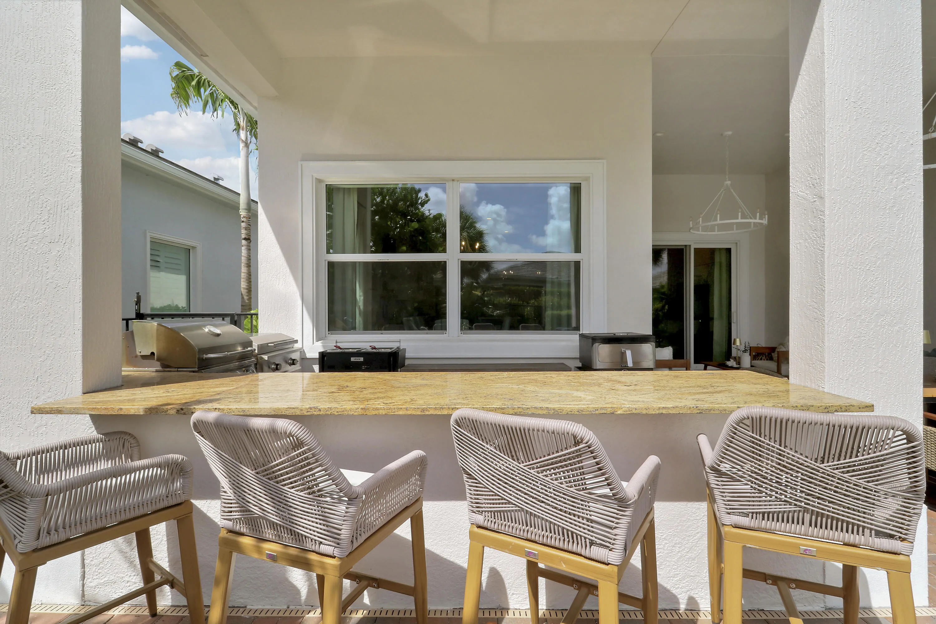 outdoor kitchen