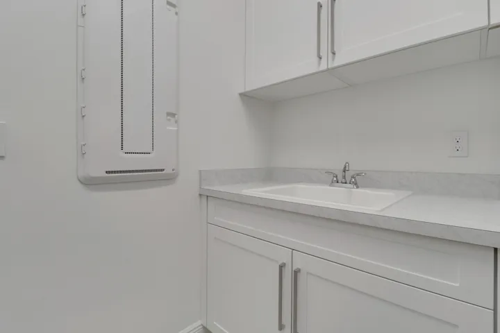 laundry room/utility sink
