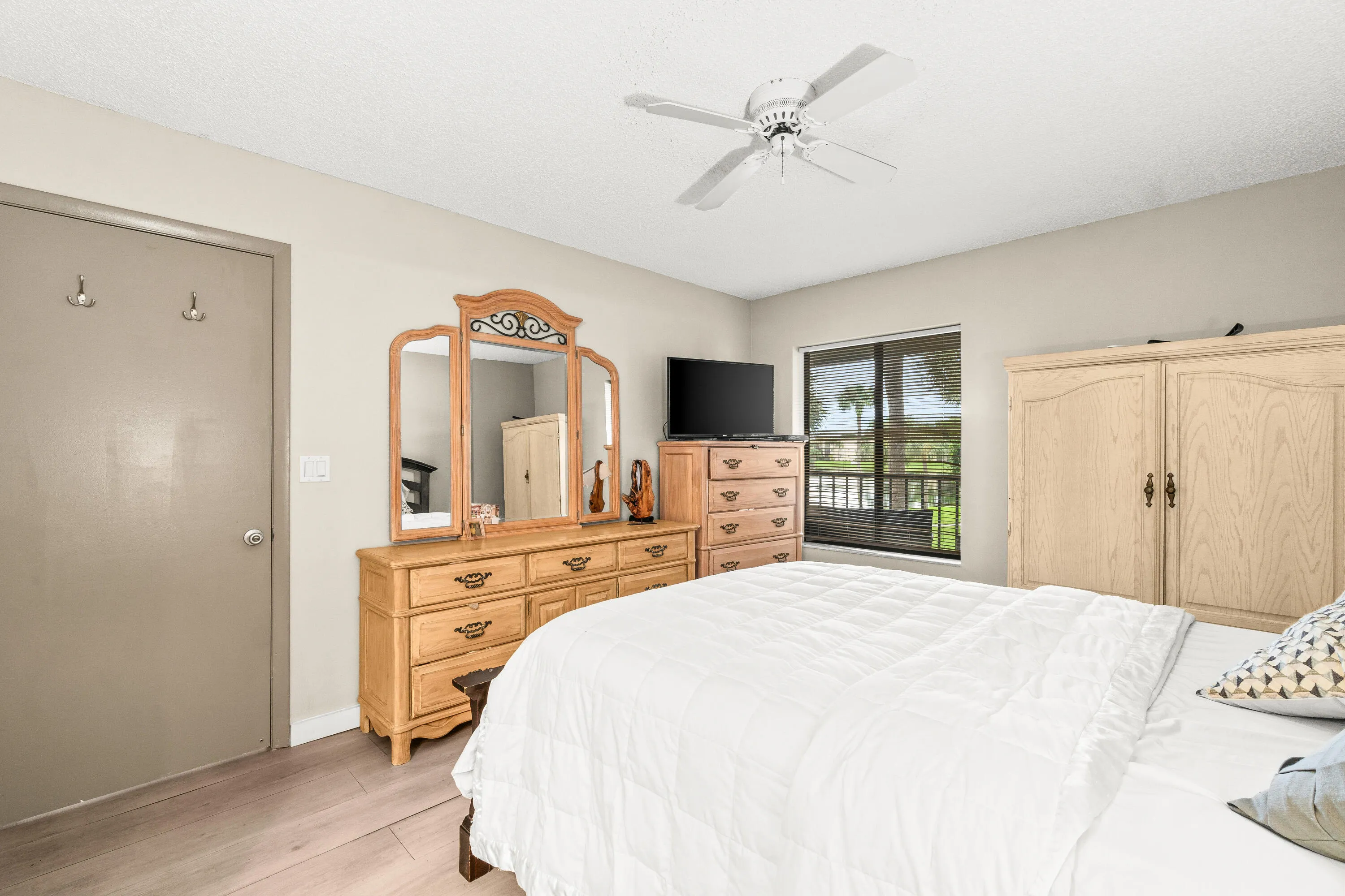022-5370LasVerdesCircle-209-DelrayBeach-
