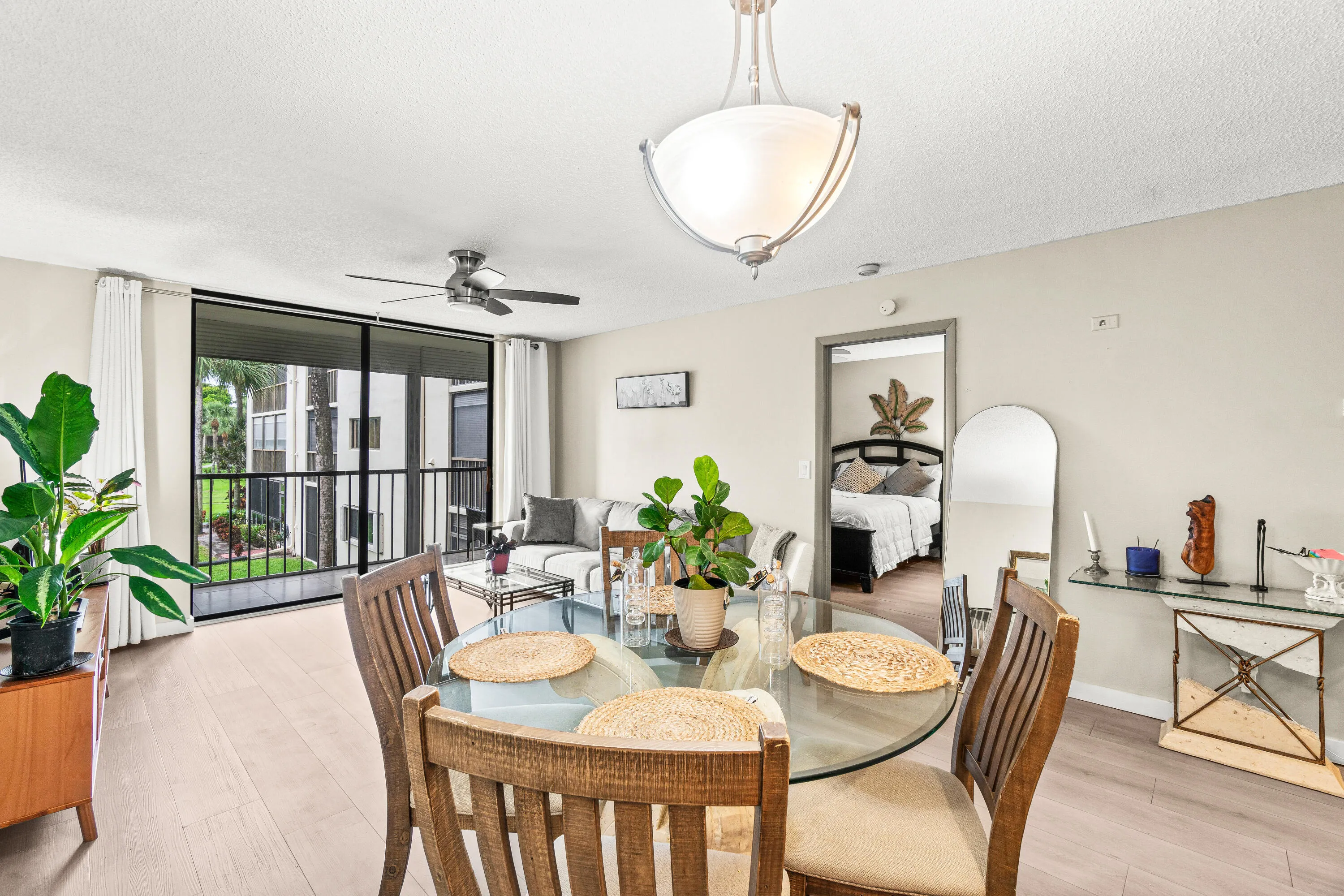 015-5370LasVerdesCircle-209-DelrayBeach-