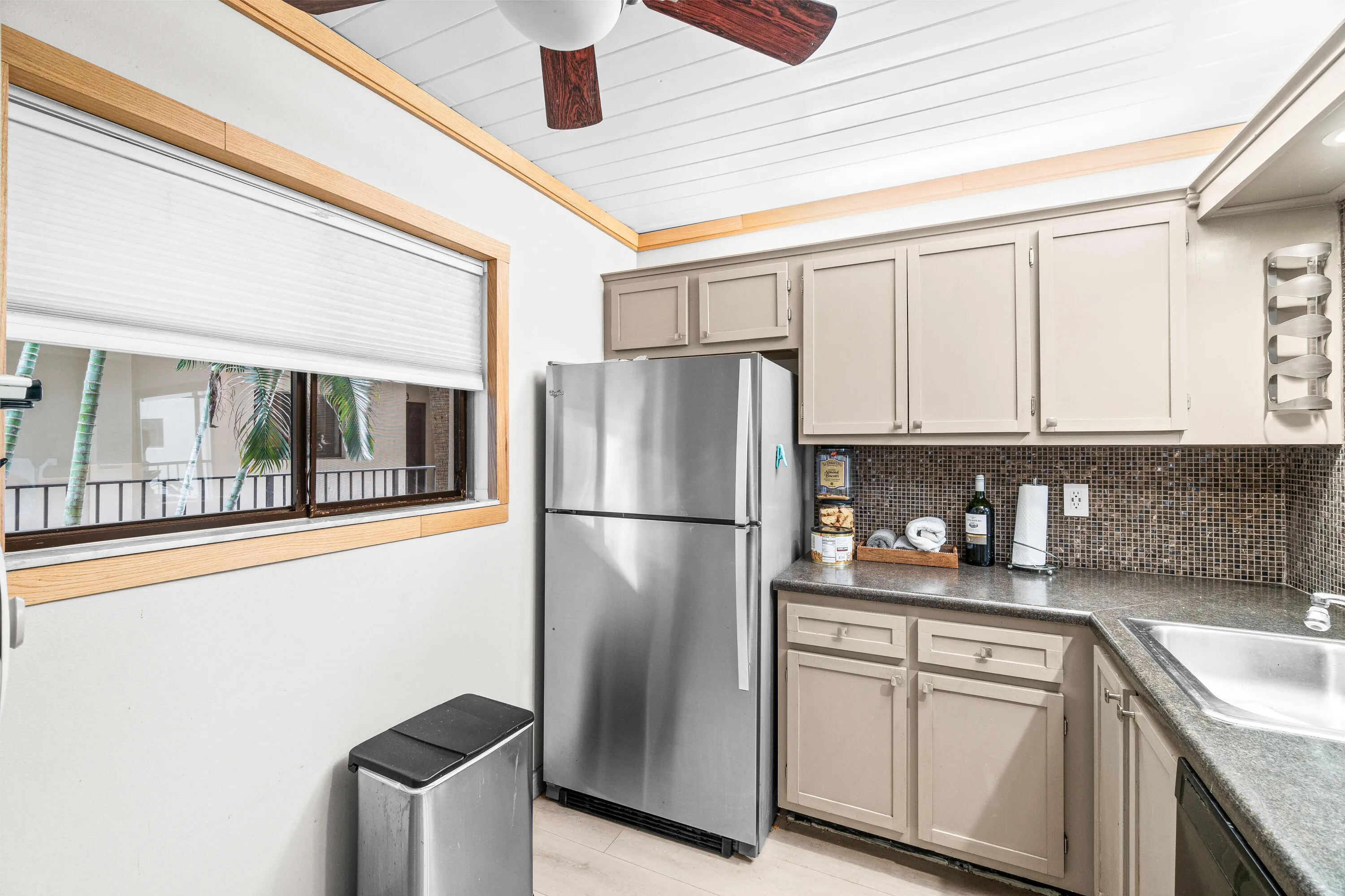 011-5370LasVerdesCircle-209-DelrayBeach-