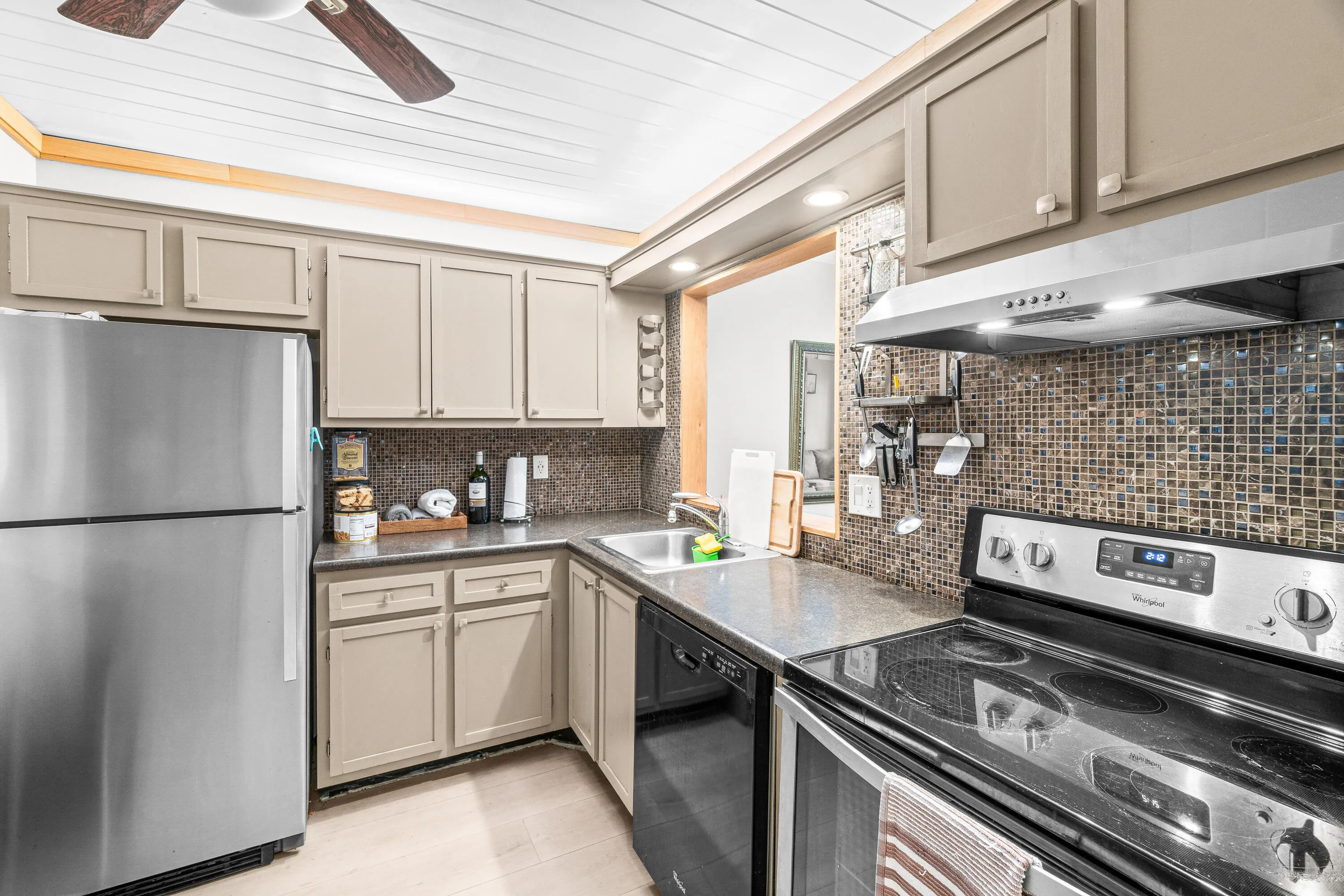 010-5370LasVerdesCircle-209-DelrayBeach-